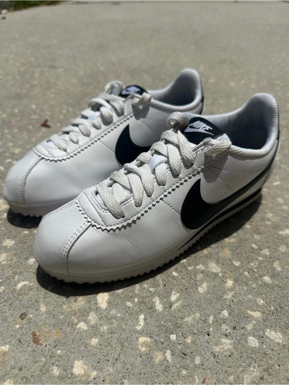 Nike Womens Classic Cortez 807471-101 White Casual Shoes Sneakers Size 6.5